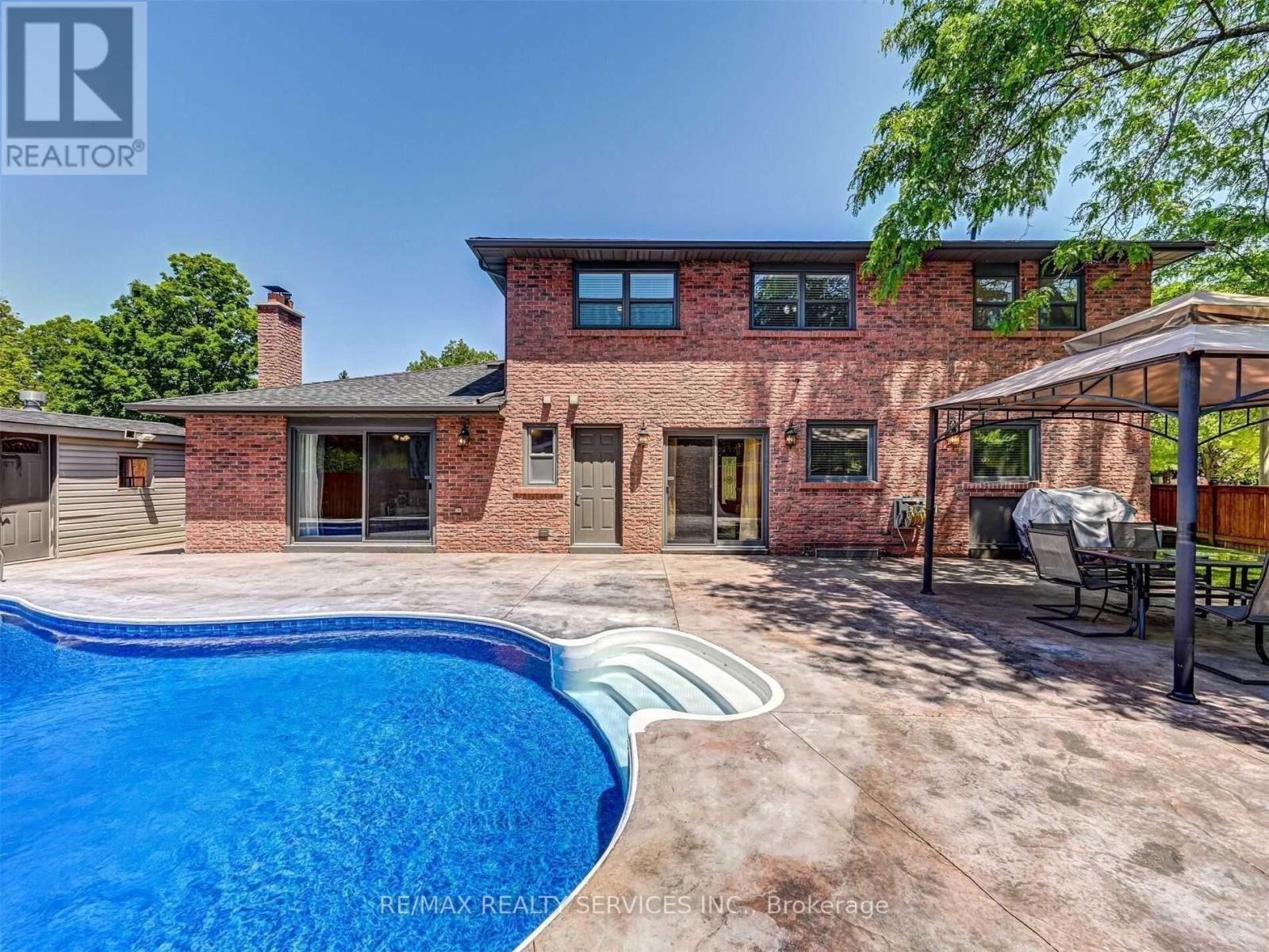 1570 Tipperary Court, Mississauga, ON