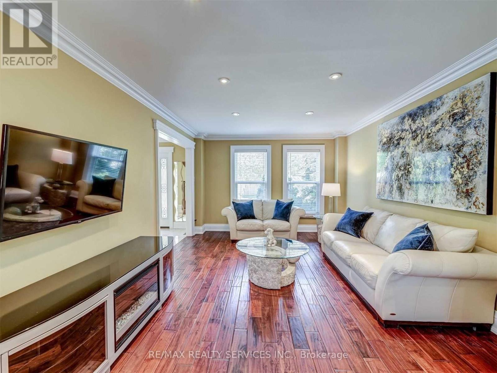 1570 Tipperary Court, Mississauga, ON