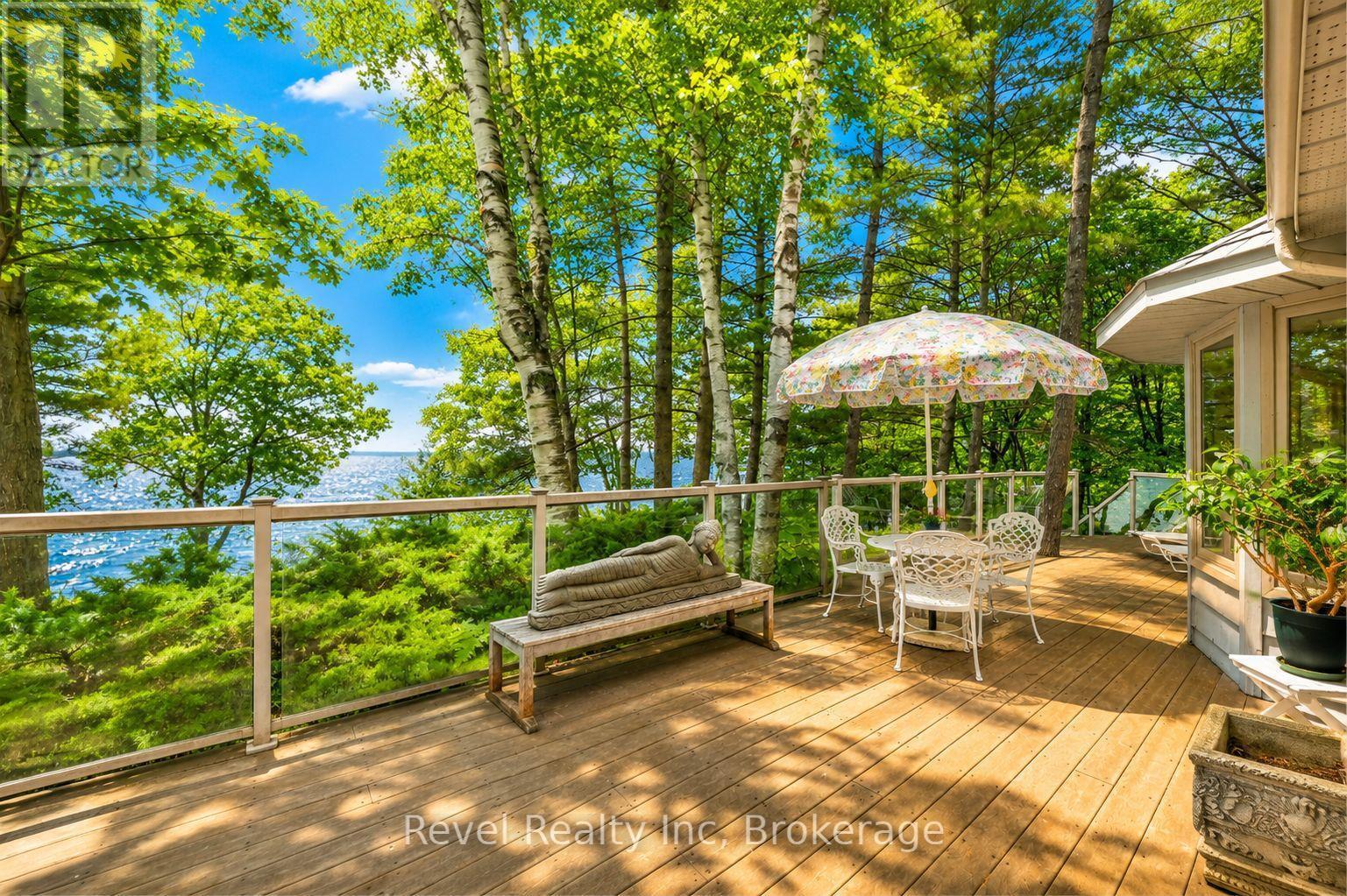 Large Deck with water views - 731 Concession 15 W, Tiny, ON - Outdoor