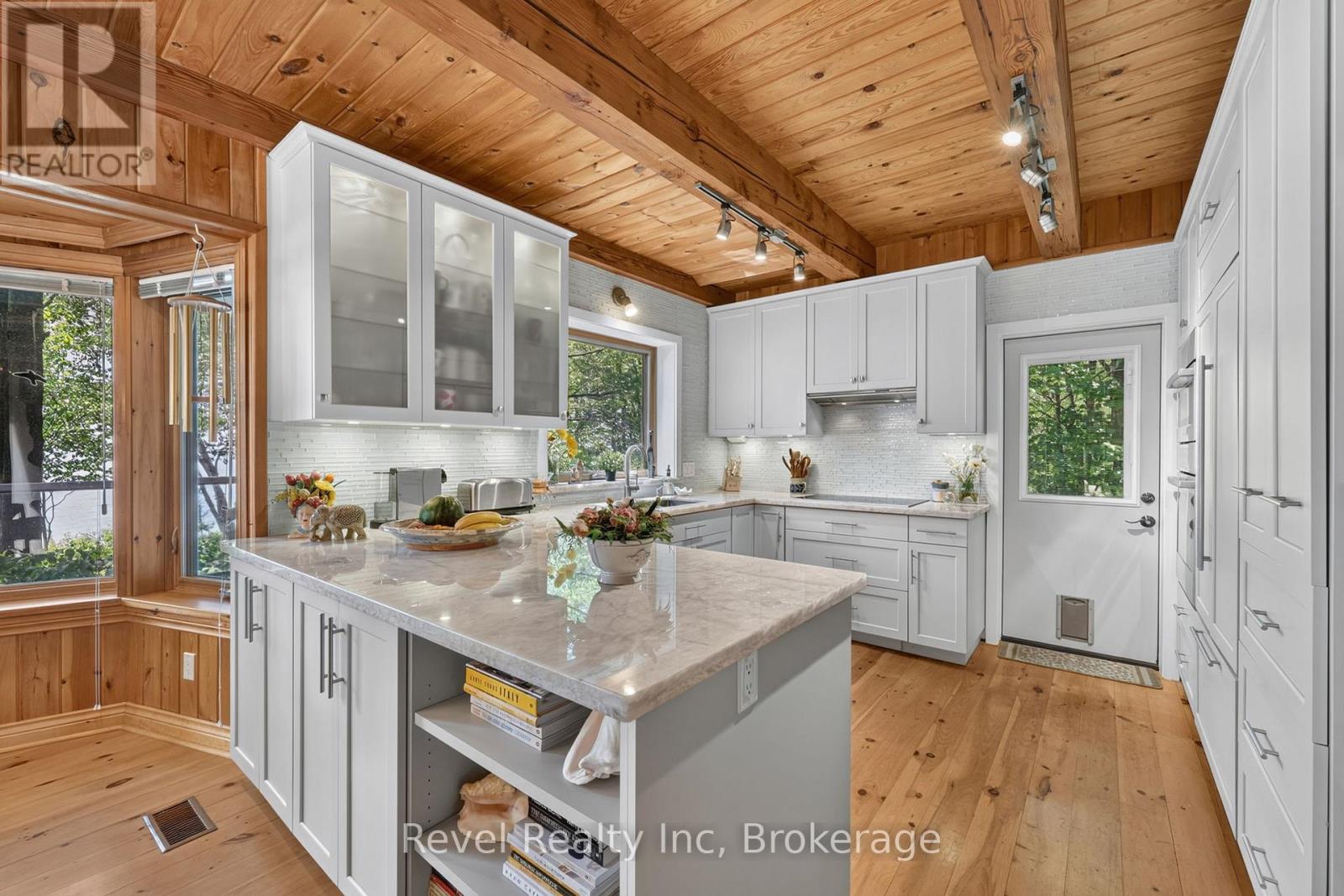 Custom Kitchen With top-notch appliances - 731 Concession 15 W, Tiny, ON - Indoor Photo Showing Kitchen With Upgraded Kitchen