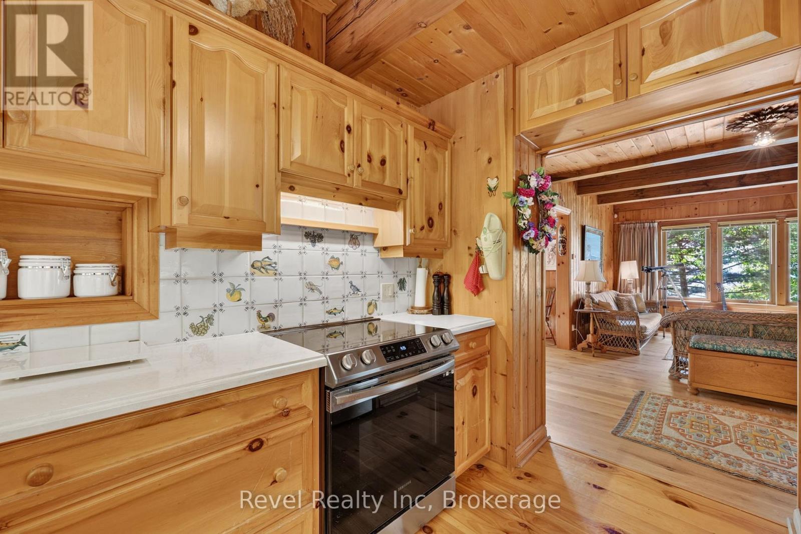 731 Concession 15 W, Tiny, ON - Indoor Photo Showing Kitchen