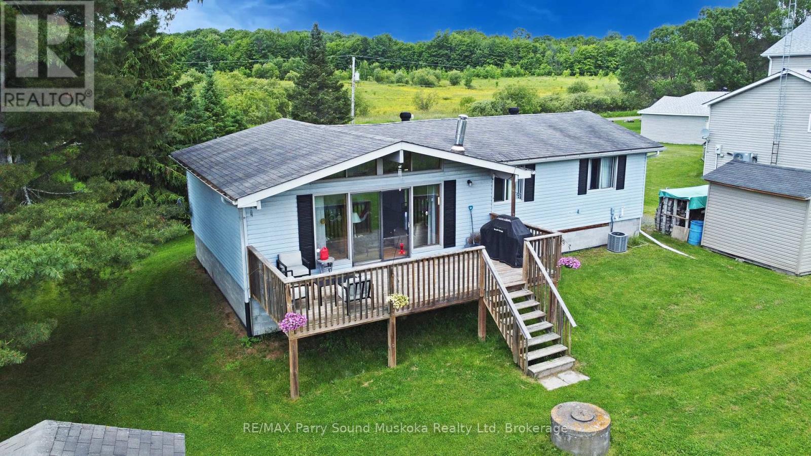 Great sun deck - 15 Dockside Drive, Mckellar, ON