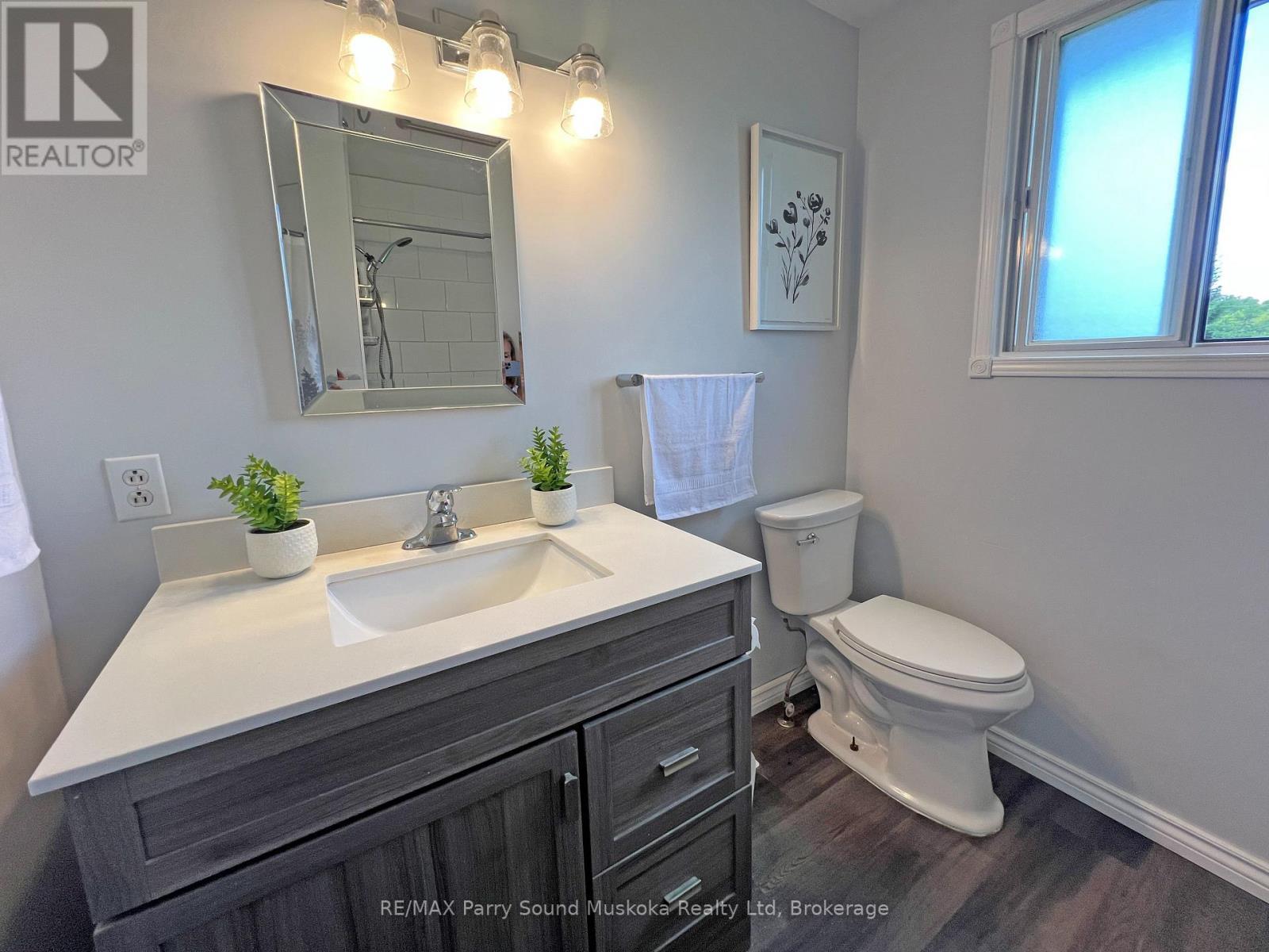 4 pc bath - 15 Dockside Drive, Mckellar, ON