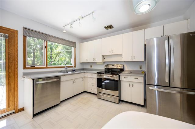 864 Lemay Ave, Winnipeg, MB