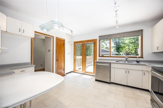 864 Lemay Ave, Winnipeg, MB