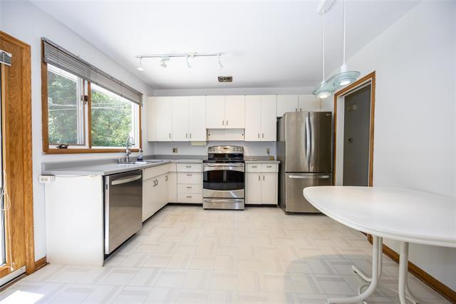 864 Lemay Ave, Winnipeg, MB