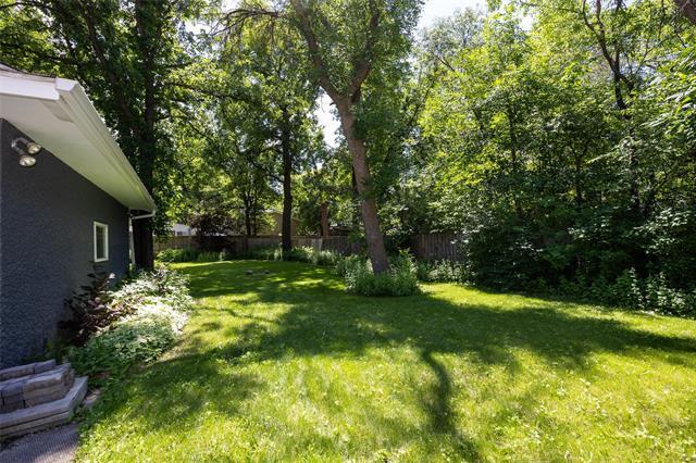 864 Lemay Ave, Winnipeg, MB