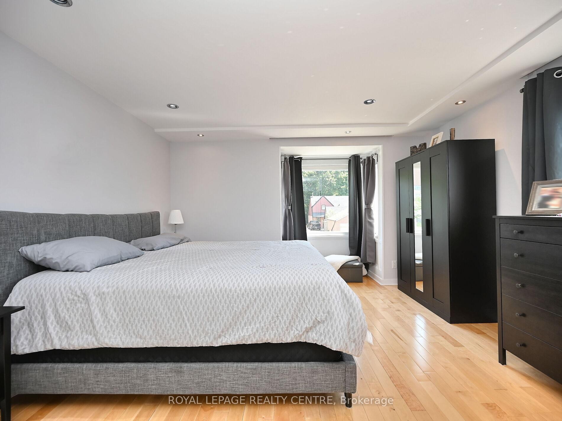 1221 Kos Boulevard, Mississauga, ON
