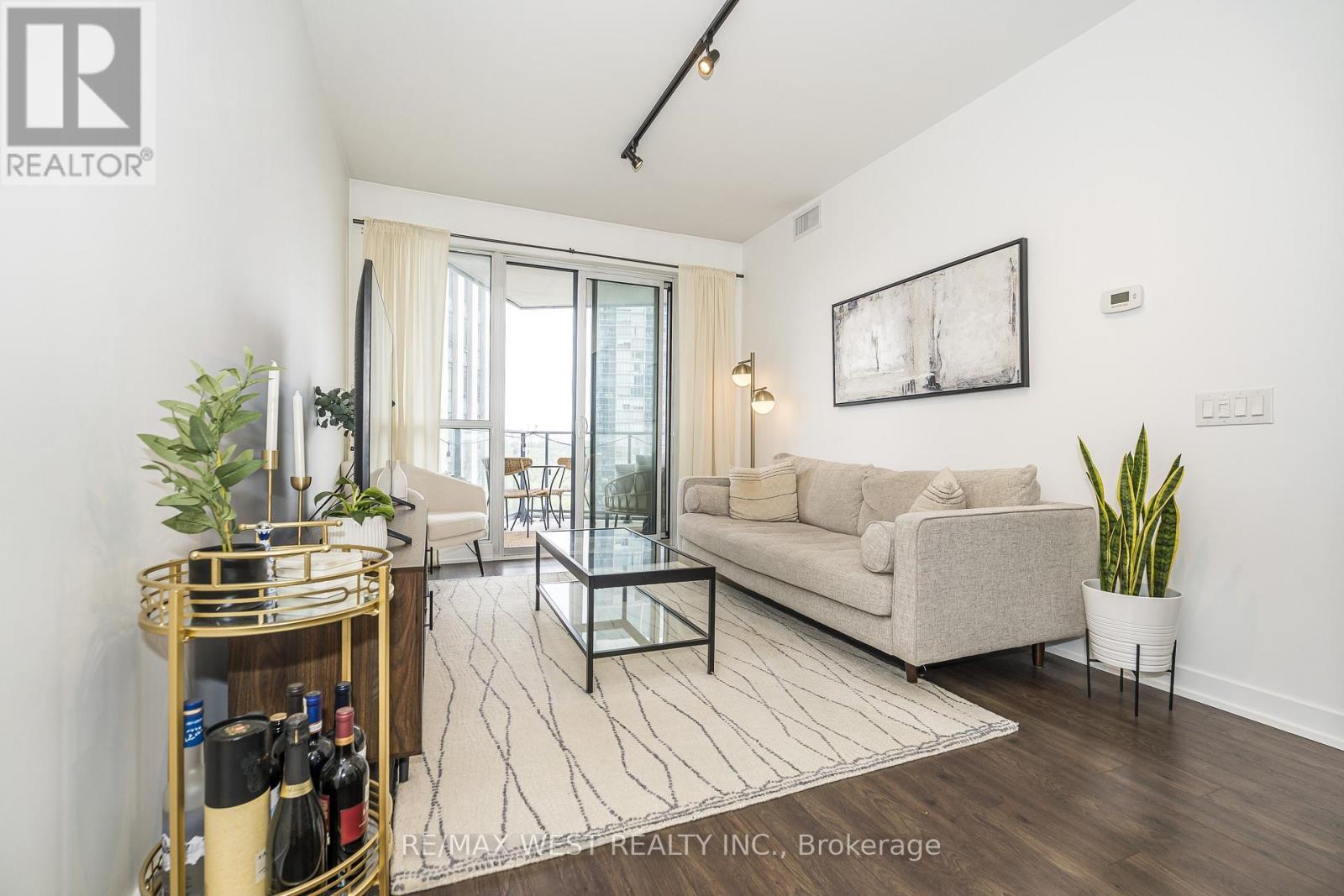 1705 - 10 Park Lawn Road, Toronto, ON