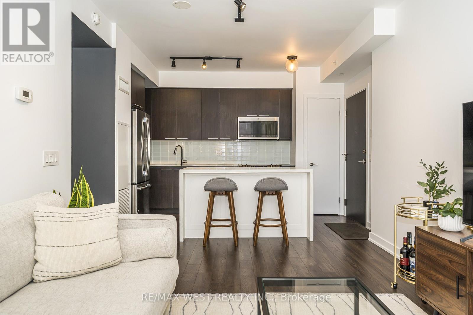 1705 - 10 Park Lawn Road, Toronto, ON