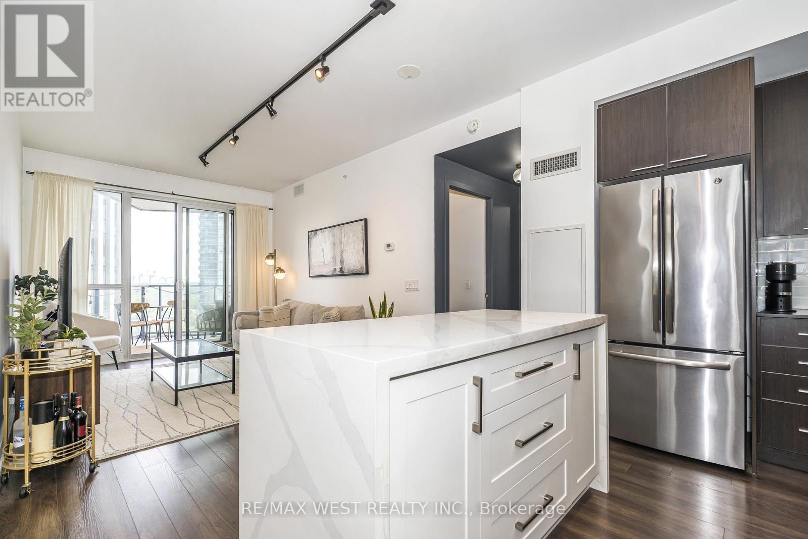 1705 - 10 Park Lawn Road, Toronto, ON