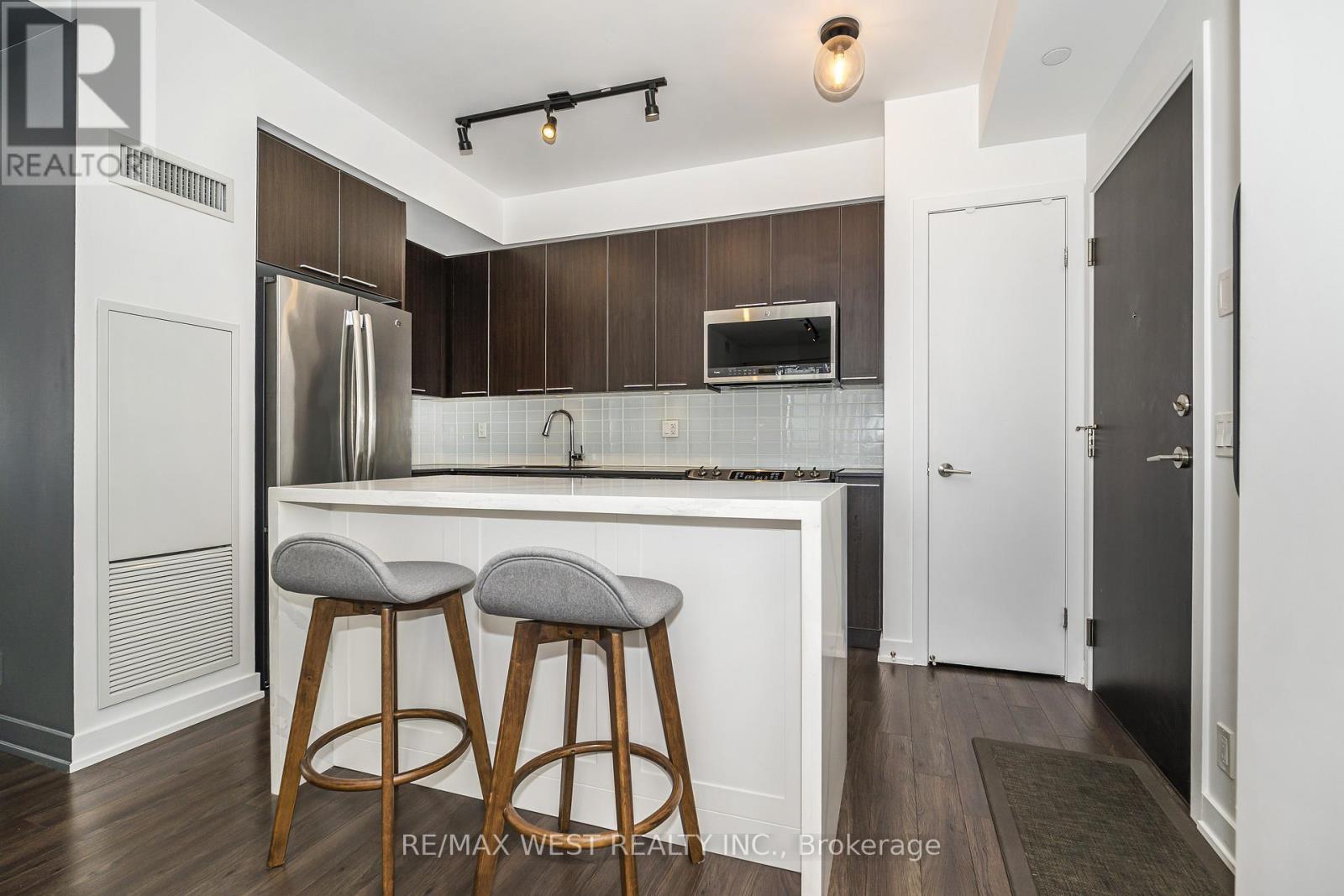 1705 - 10 Park Lawn Road, Toronto, ON