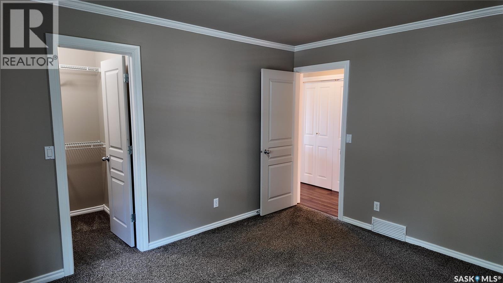3241 Woodhams Drive E, Regina, SK - Indoor