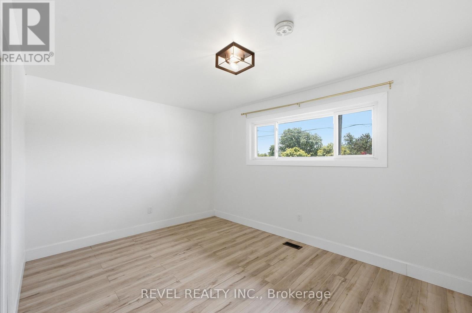 1141 Mohawk Road E, Hamilton, ON