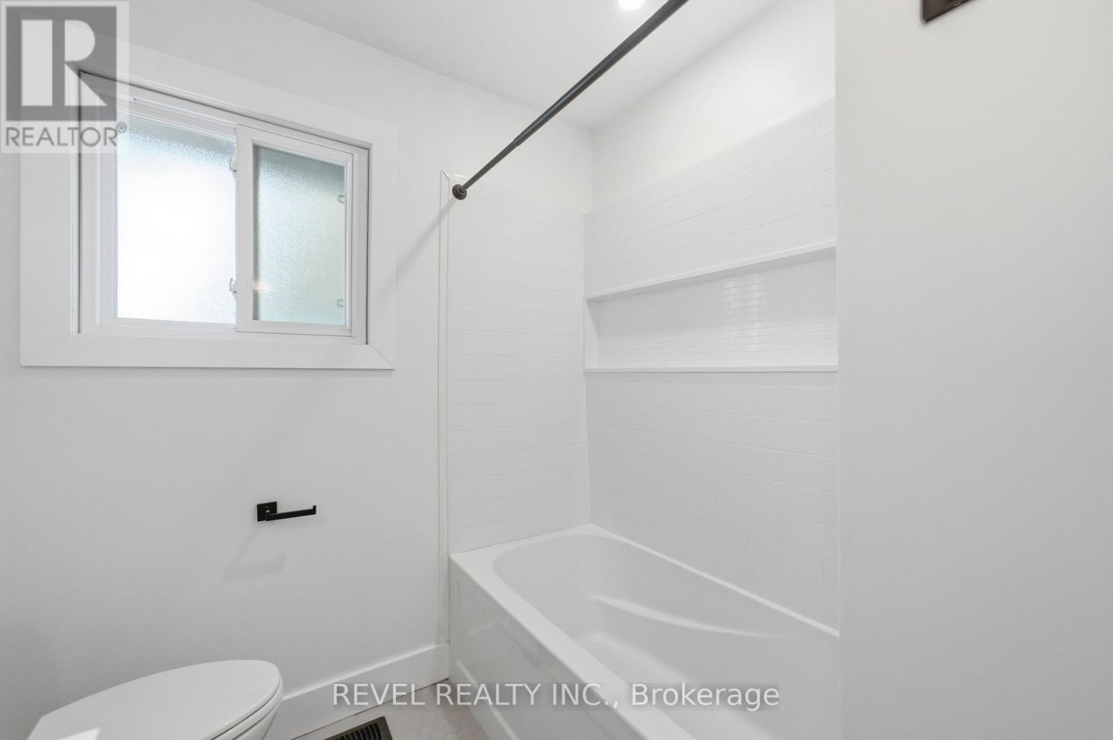 1141 Mohawk Road E, Hamilton, ON