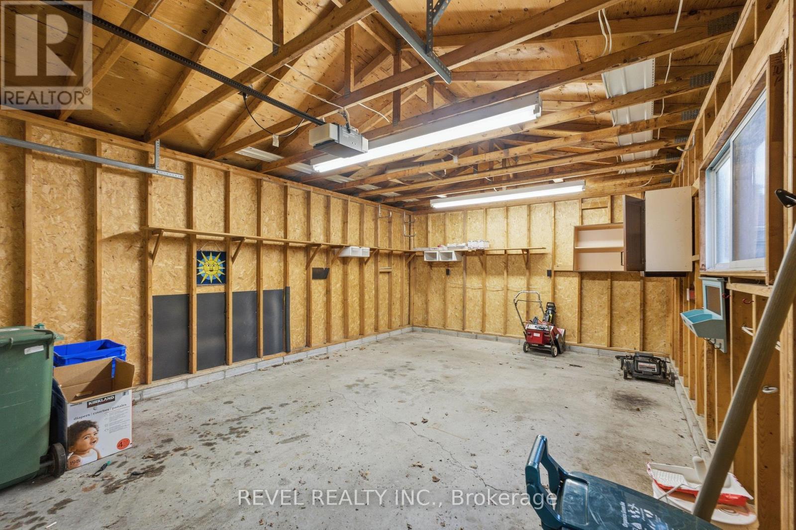 1141 Mohawk Road E, Hamilton, ON