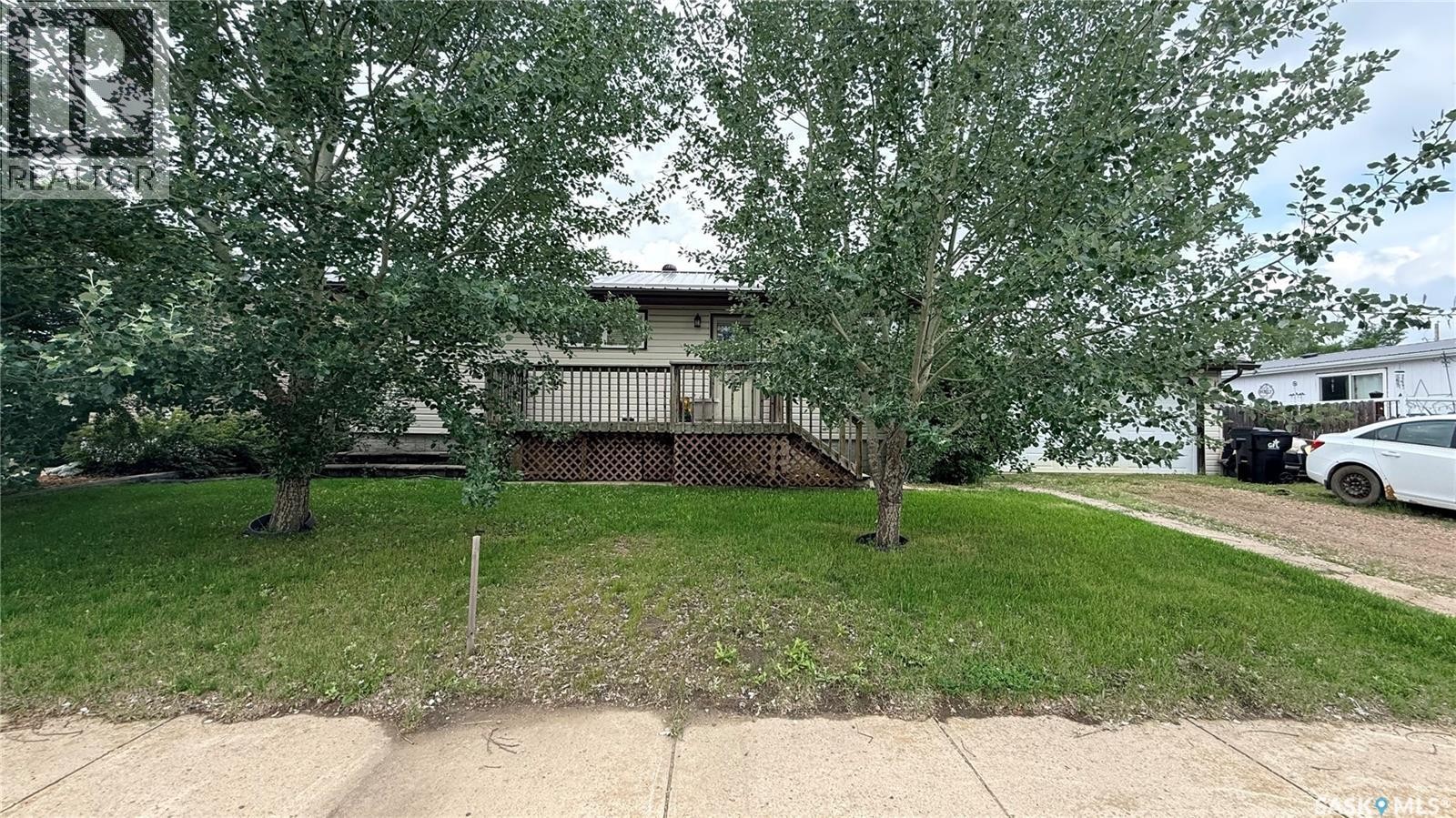 709 Bradley Avenue, Bienfait, SK