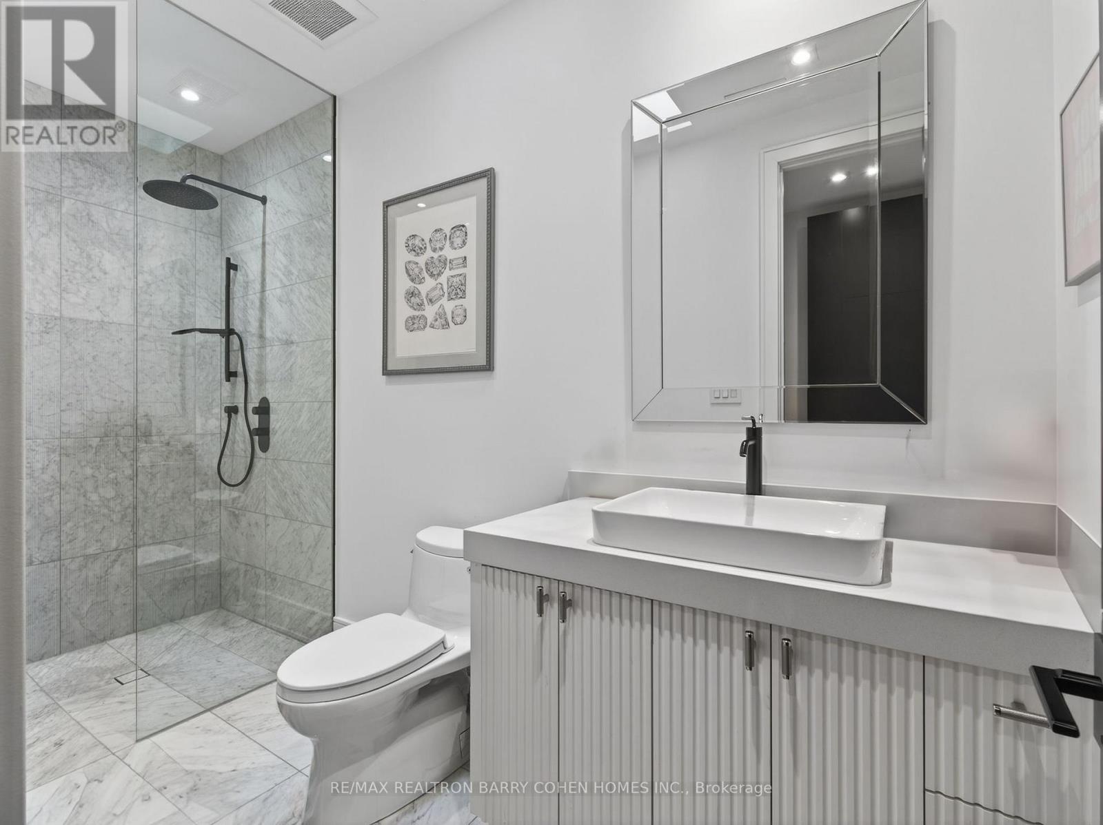 4 Forest Wood, Toronto, ON