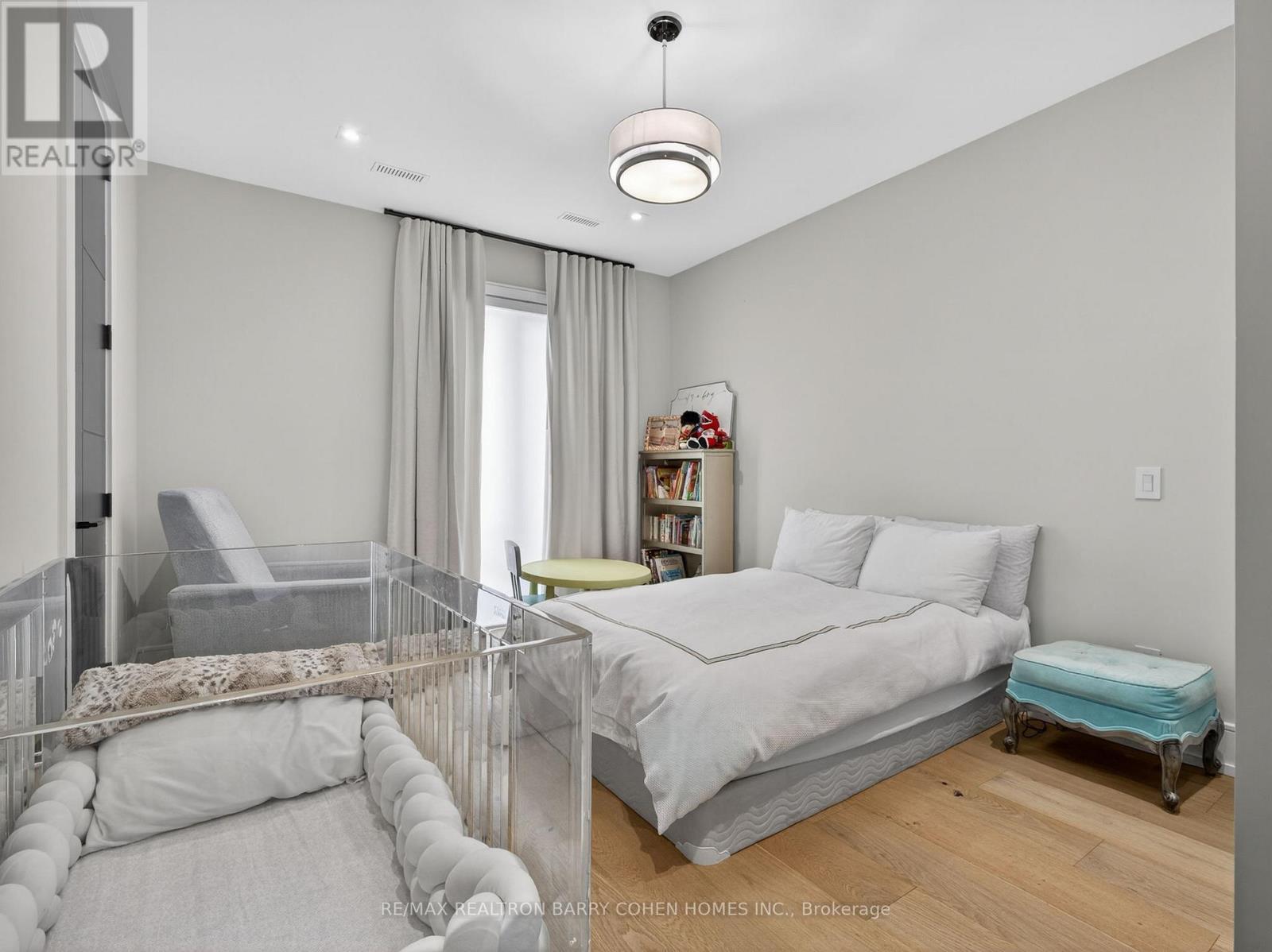 4 Forest Wood, Toronto, ON
