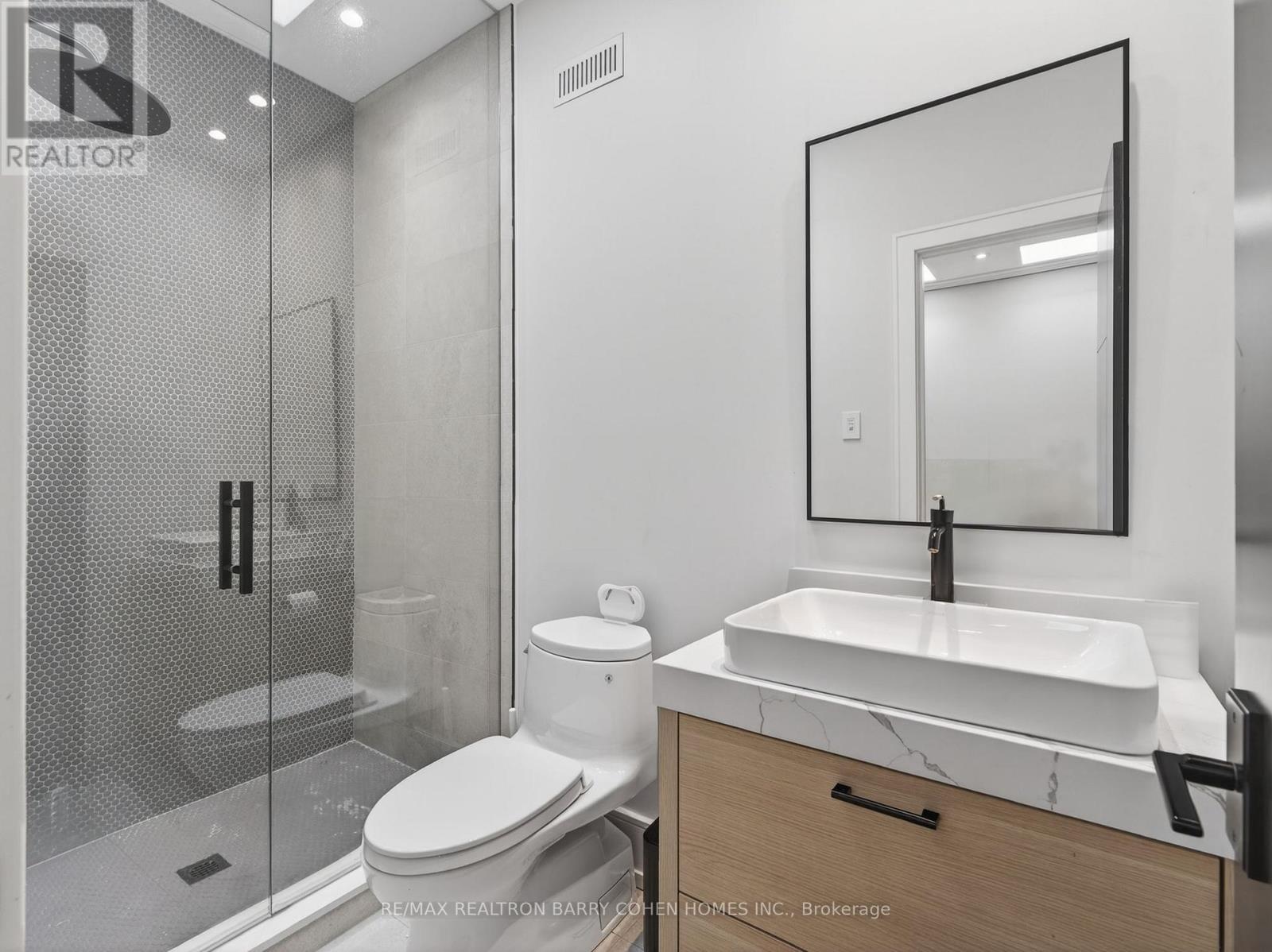 4 Forest Wood, Toronto, ON