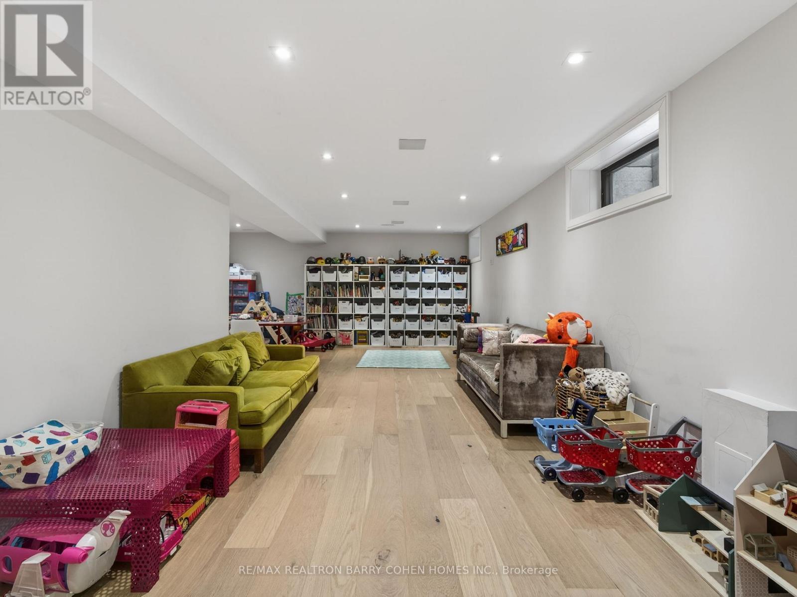 4 Forest Wood, Toronto, ON