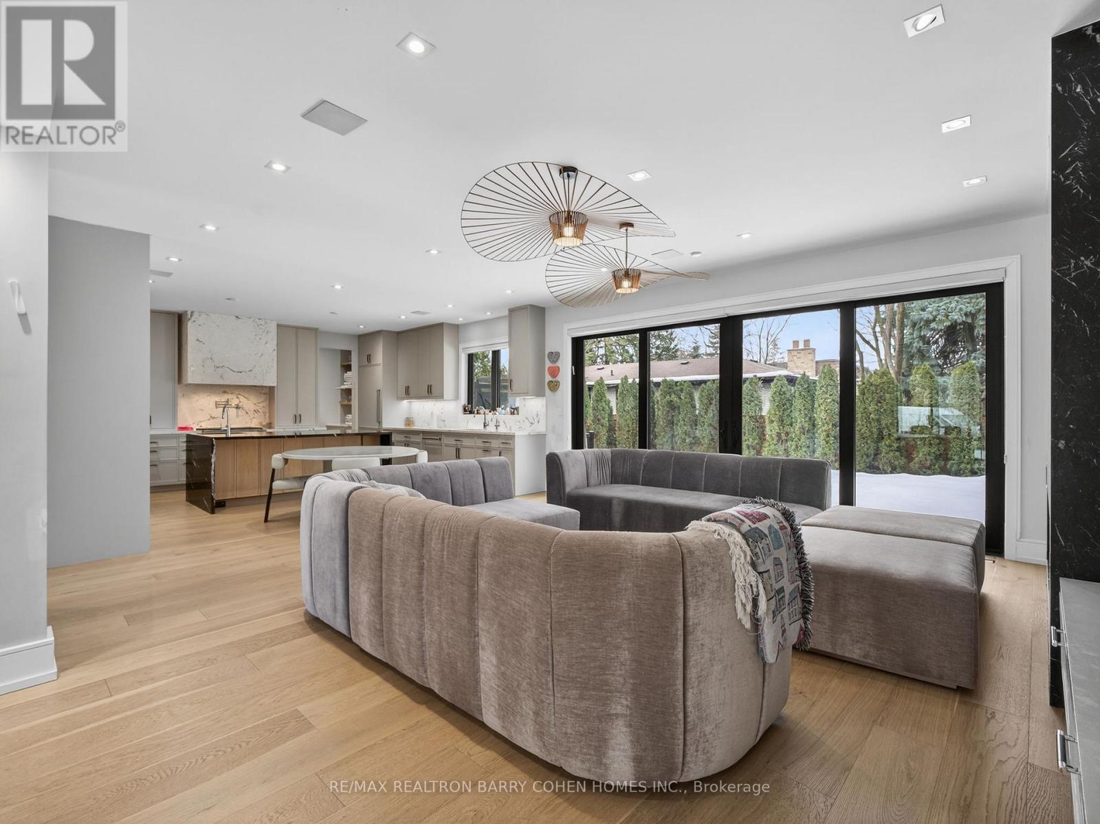 4 Forest Wood, Toronto, ON