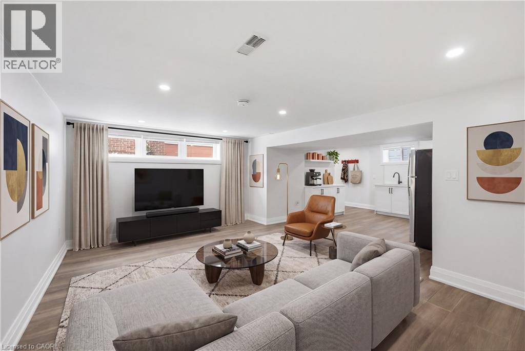 1141 Mohawk Road E, Hamilton, ON