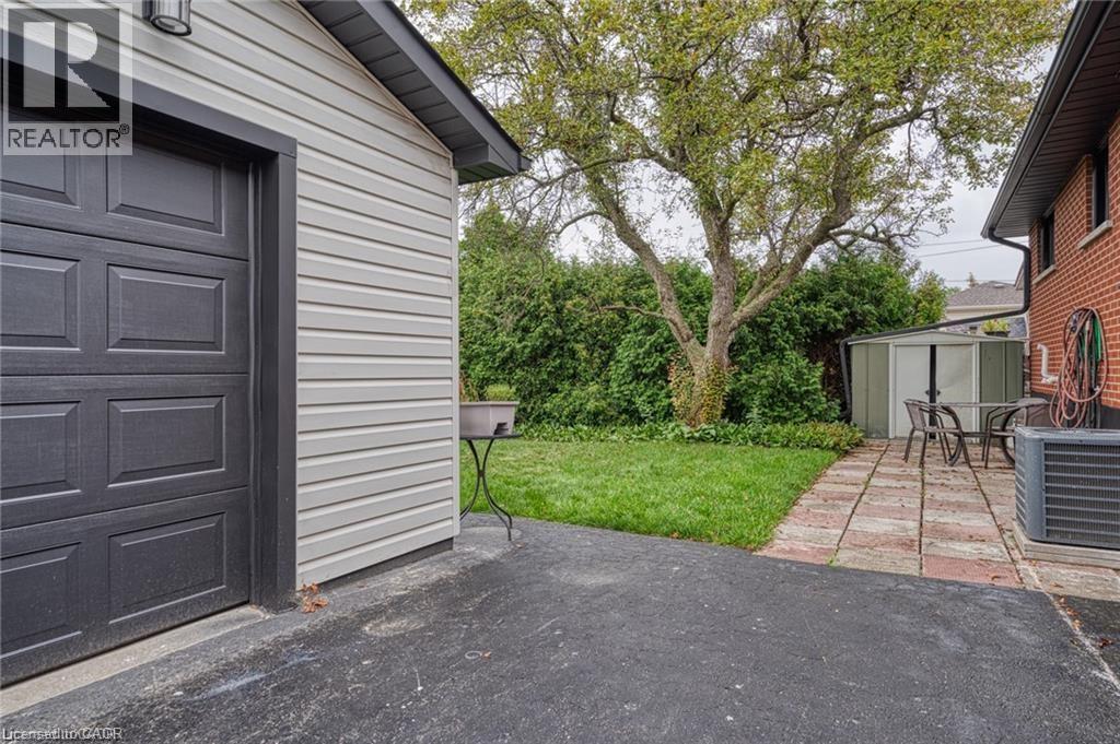 1141 Mohawk Road E, Hamilton, ON