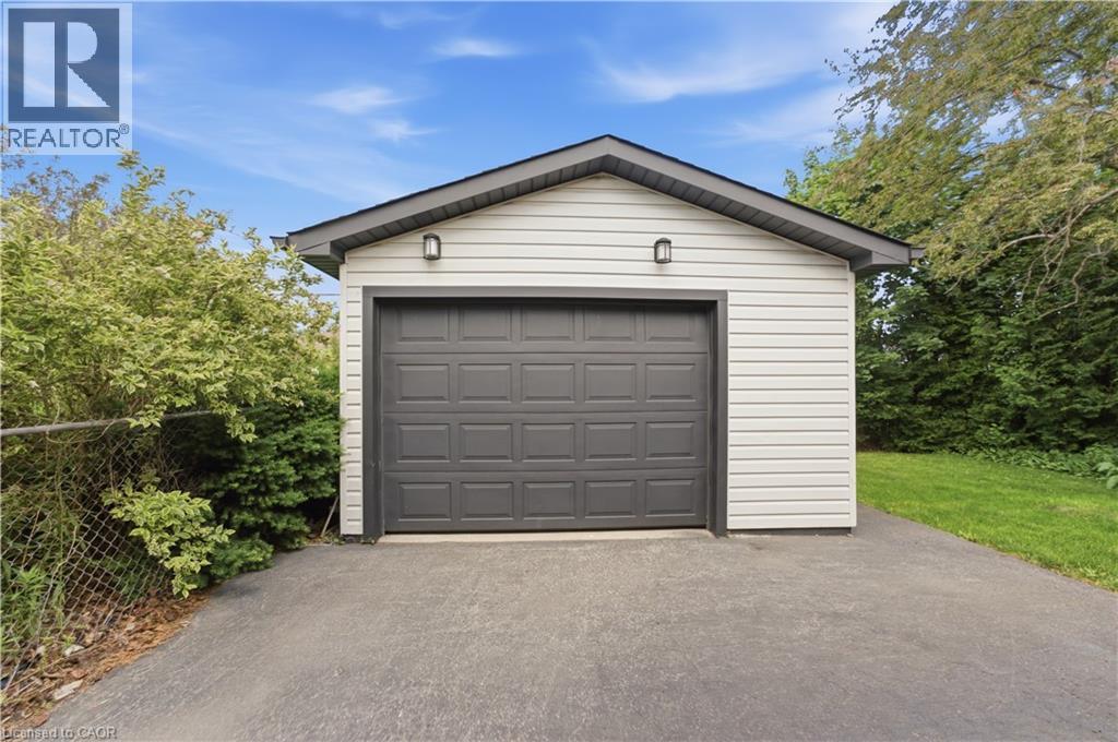 1141 Mohawk Road E, Hamilton, ON