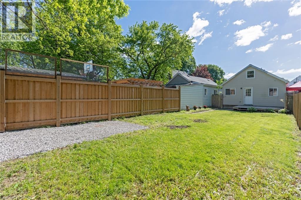 92 East 24Th Street, Hamilton, ON
