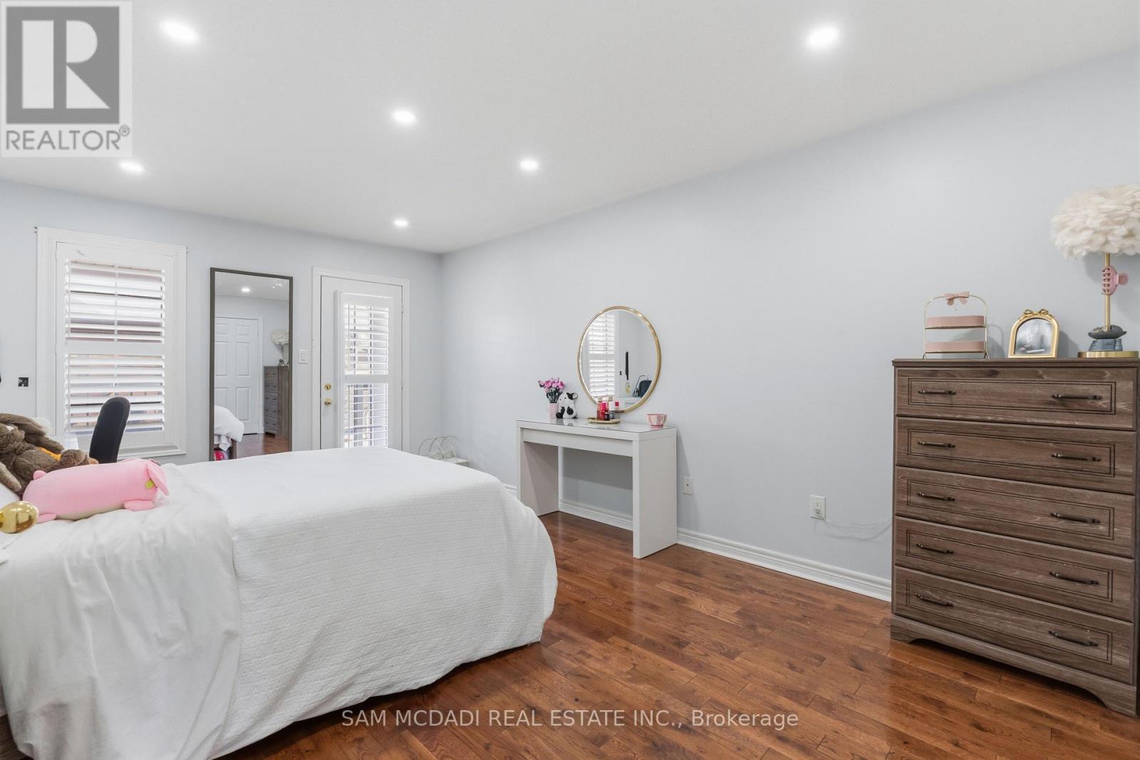 5604 Doctor Peddle Crescent, Mississauga, ON