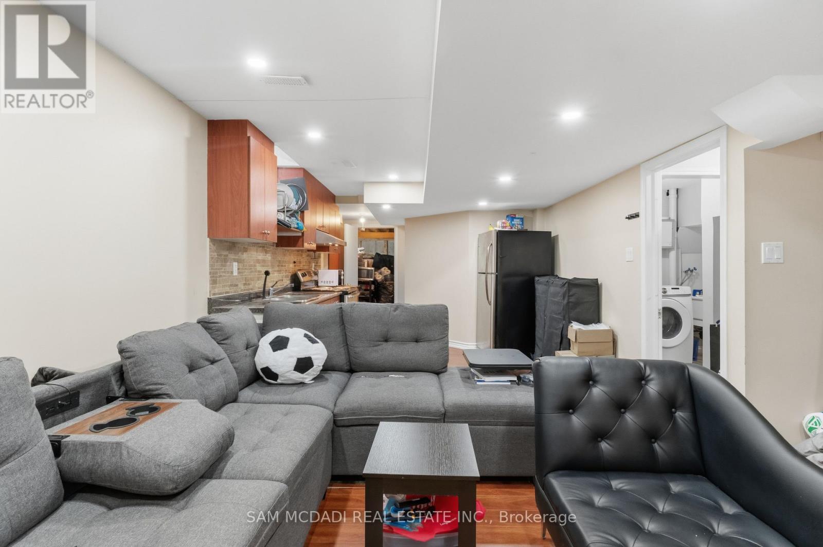 5604 Doctor Peddle Crescent, Mississauga, ON