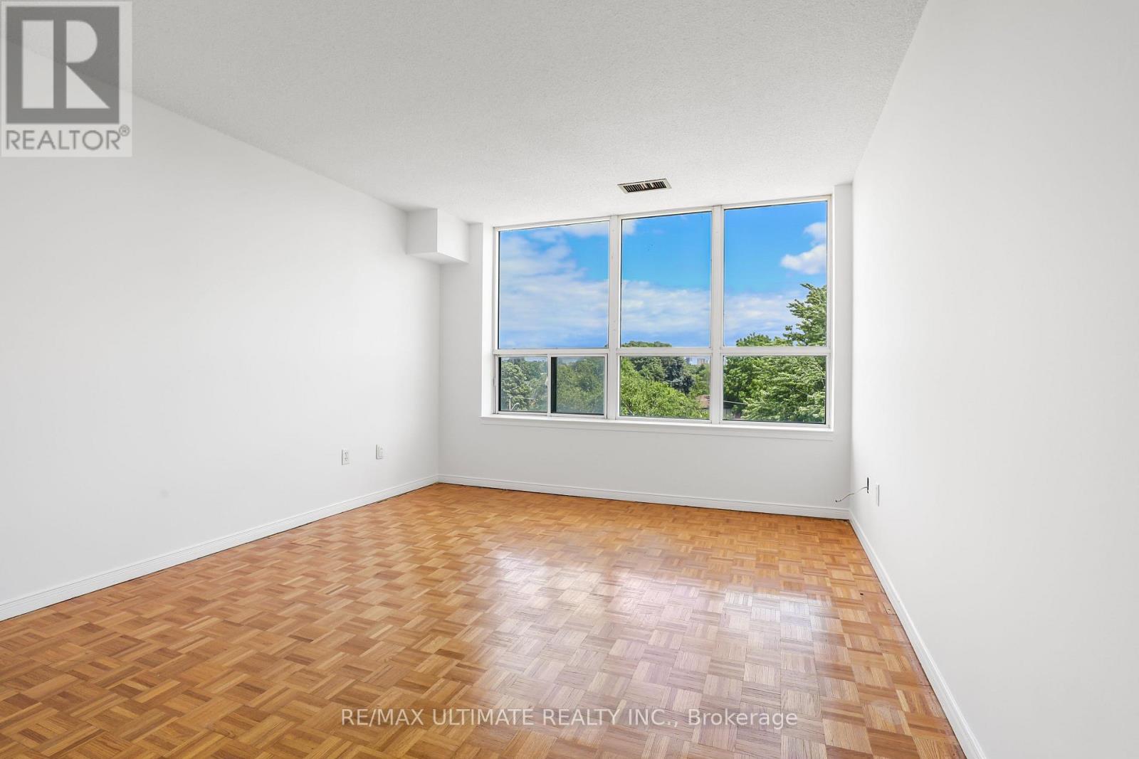 Ph06 - 955 O'Connor Drive, Toronto, ON