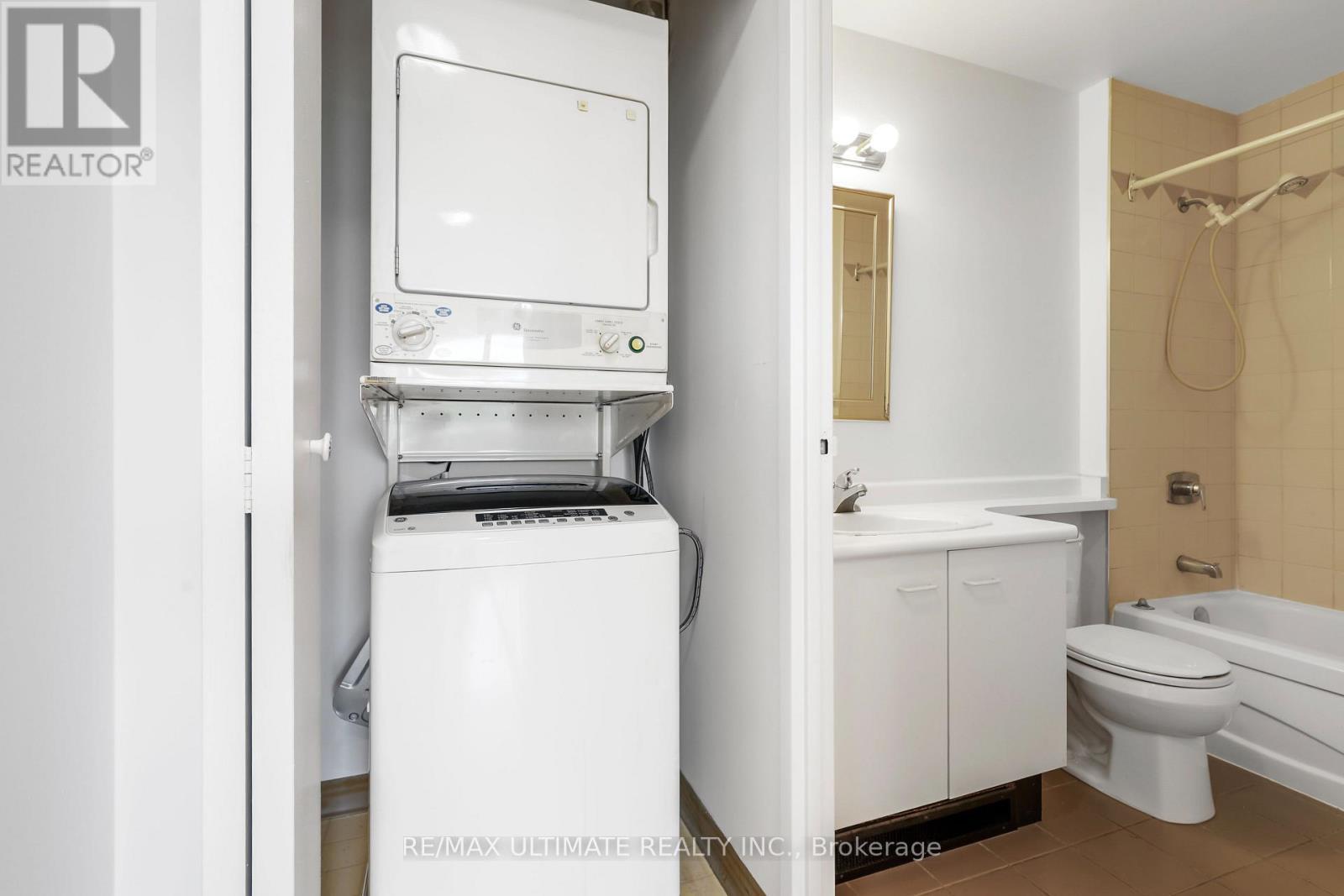Ph06 - 955 O'Connor Drive, Toronto, ON