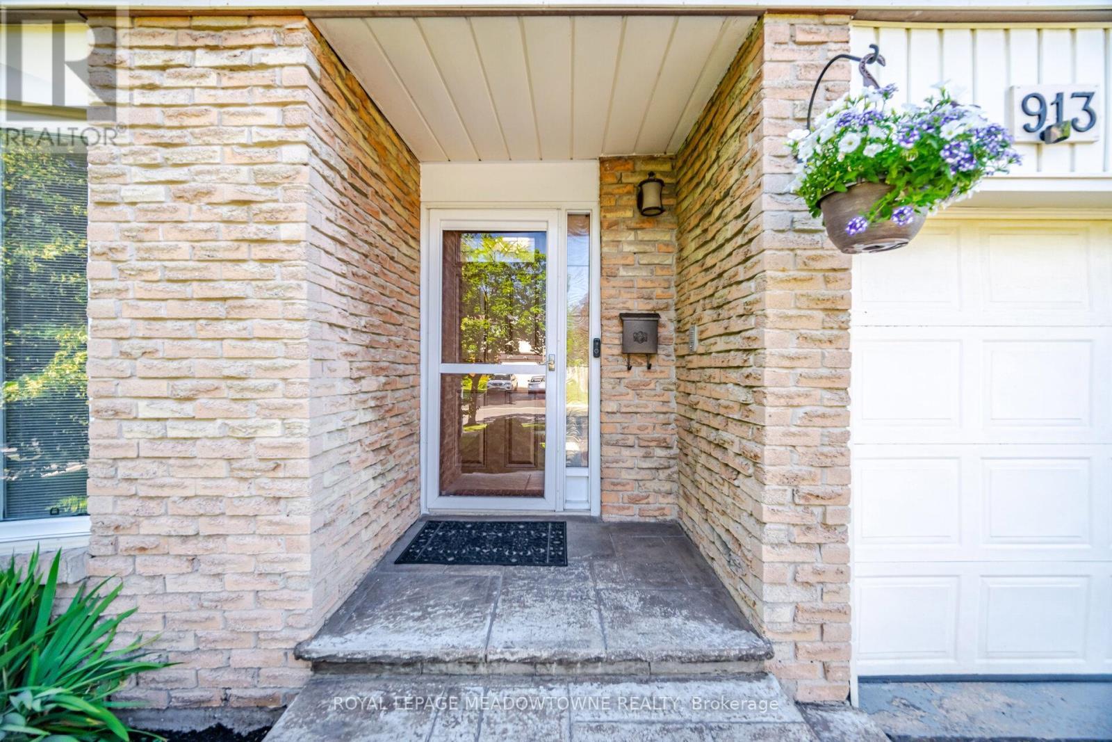 913 Maple Avenue, Milton, ON