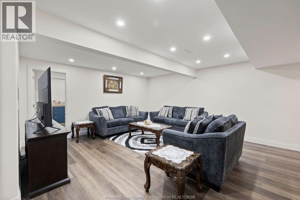 2431 Barkley Avenue, Windsor, ON