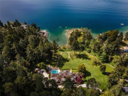 605 Senanus Dr Central Saanich, BC V8M 1S6
