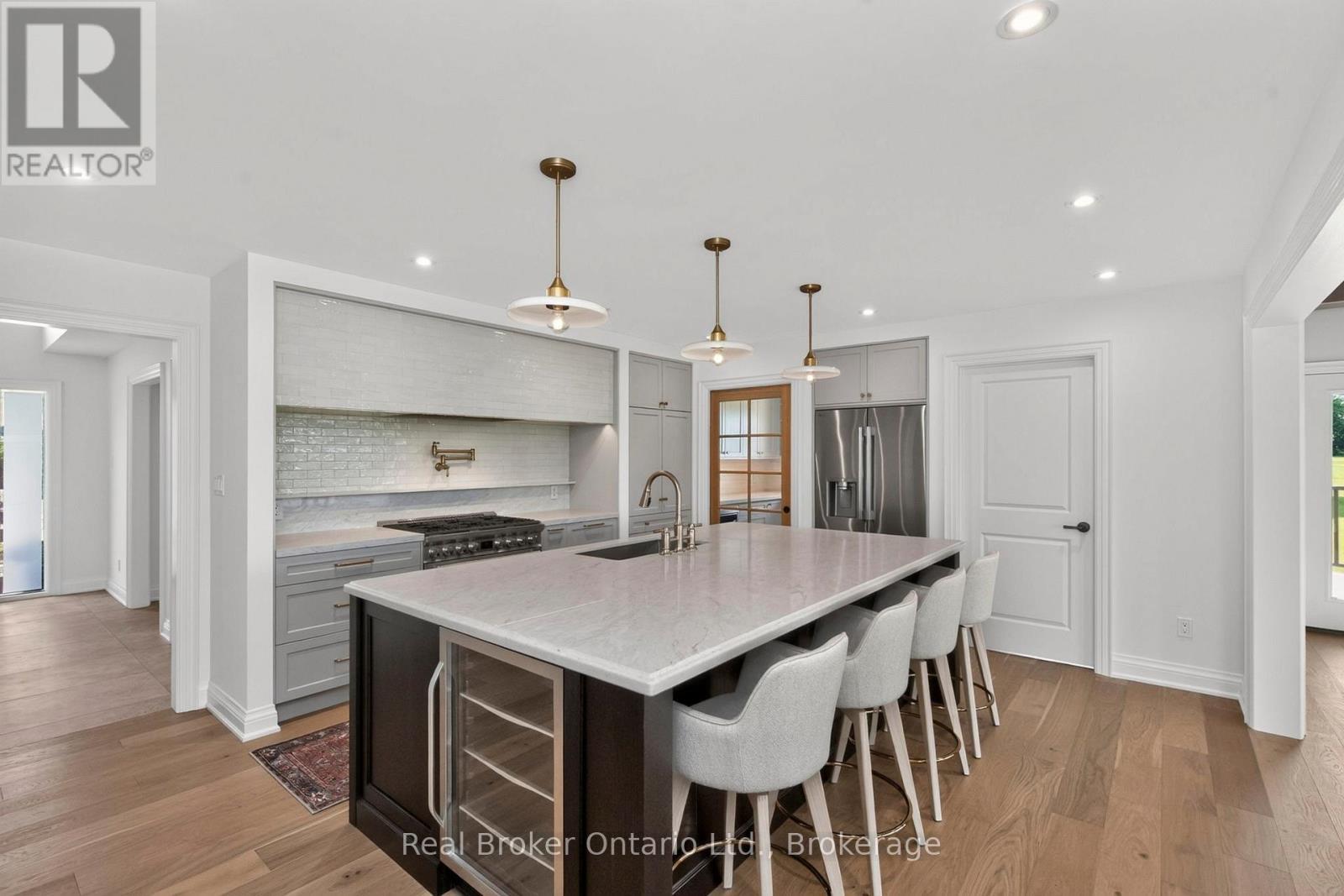 Built-In Beverage and Wine Cooler - 930 Marshall Road, Tiny, ON