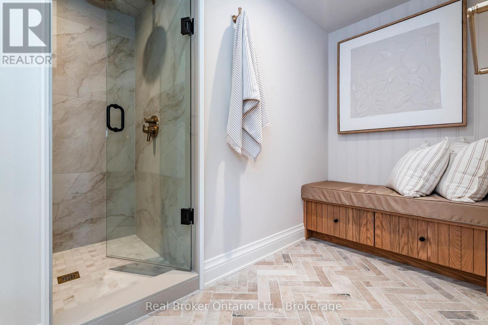 Lwr Lvl Bath w/Matching Oak Bench & Vanity - 930 Marshall Road, Tiny, ON