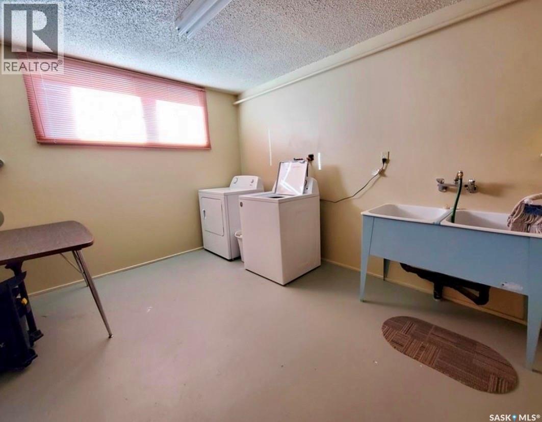 1 1187 Ashley Drive, Swift Current, SK