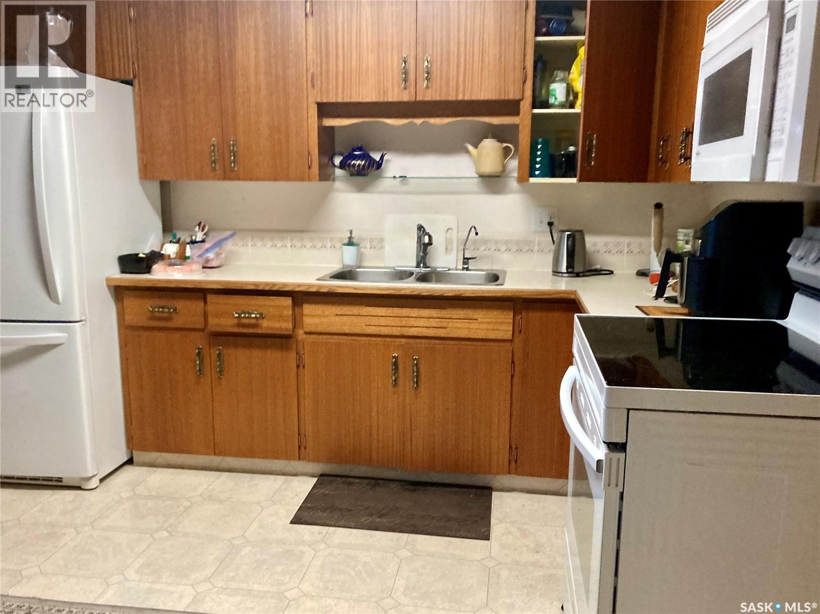 1 1187 Ashley Drive, Swift Current, SK