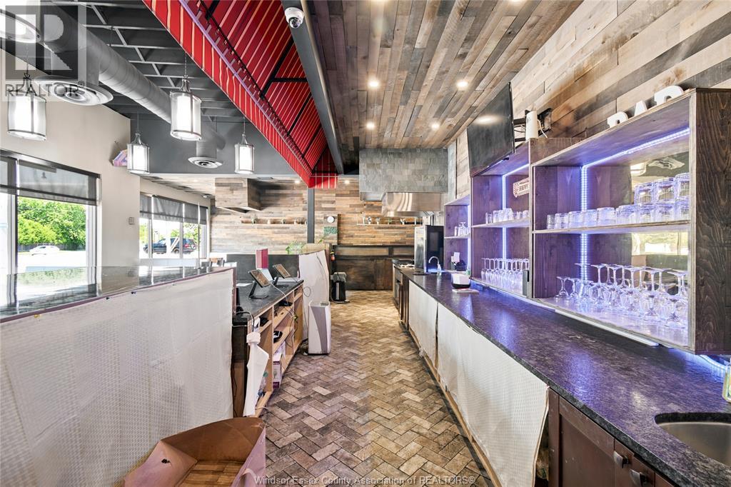 4300 Howard, Windsor, ON