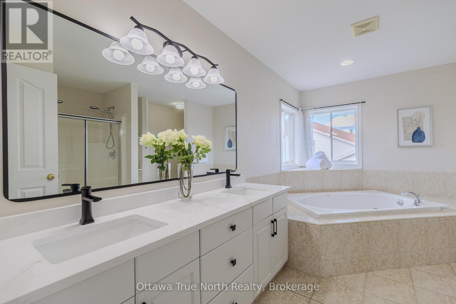 Renovated master ensuit! - 19 Black Tern Crescent, Ottawa, ON