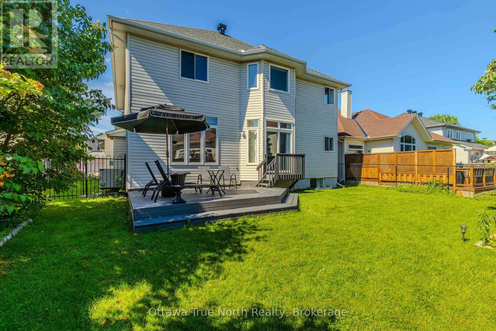 Large deck! - 19 Black Tern Crescent, Ottawa, ON