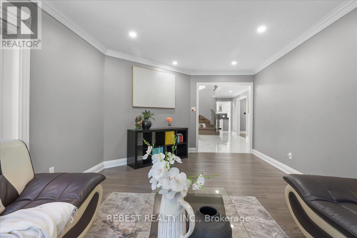 5090 Mississauga Road, Mississauga, ON