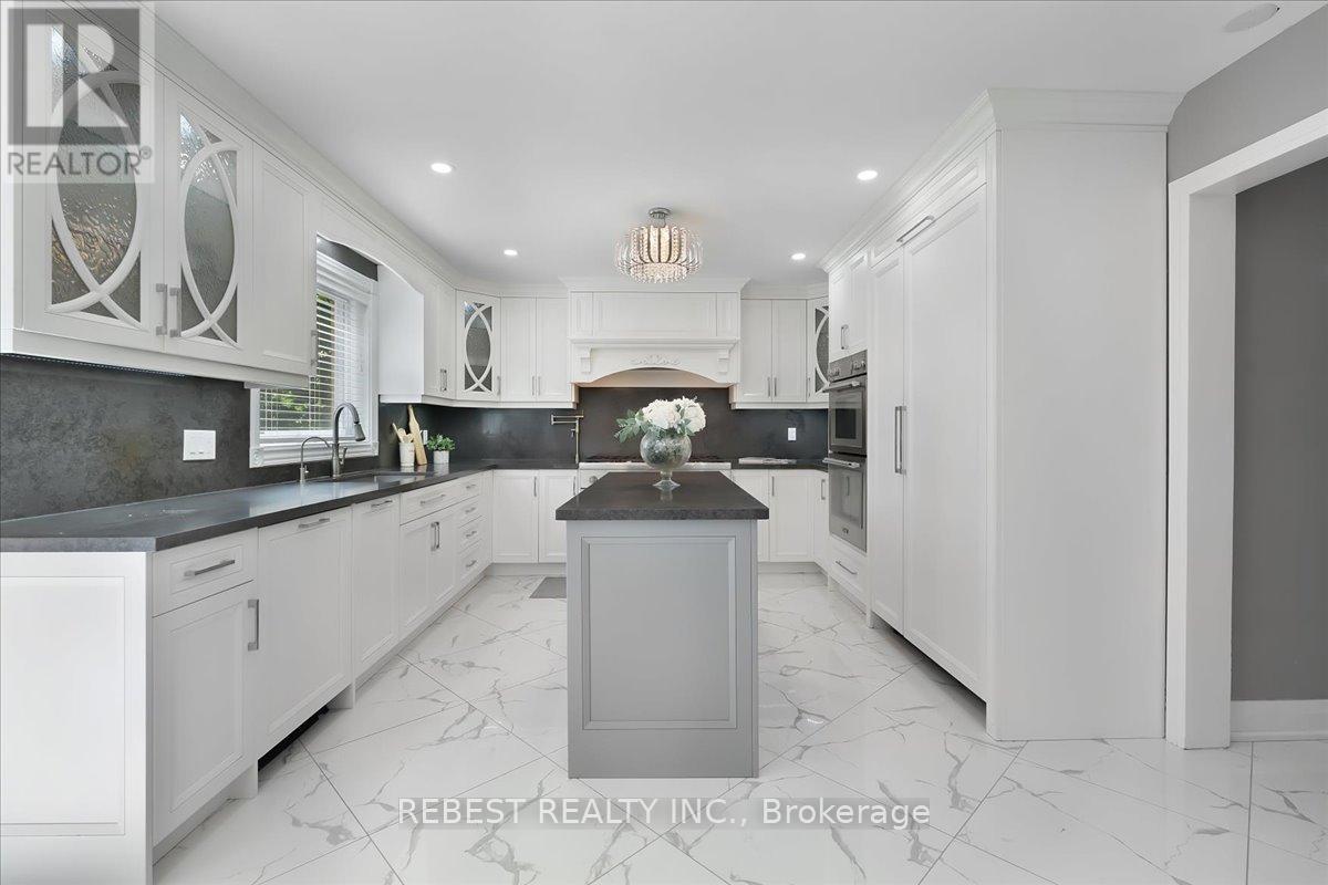 5090 Mississauga Road, Mississauga, ON