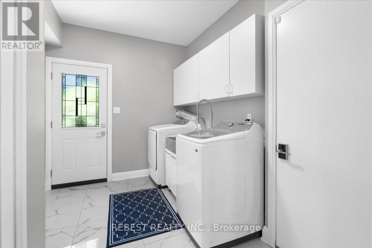 5090 Mississauga Road, Mississauga, ON