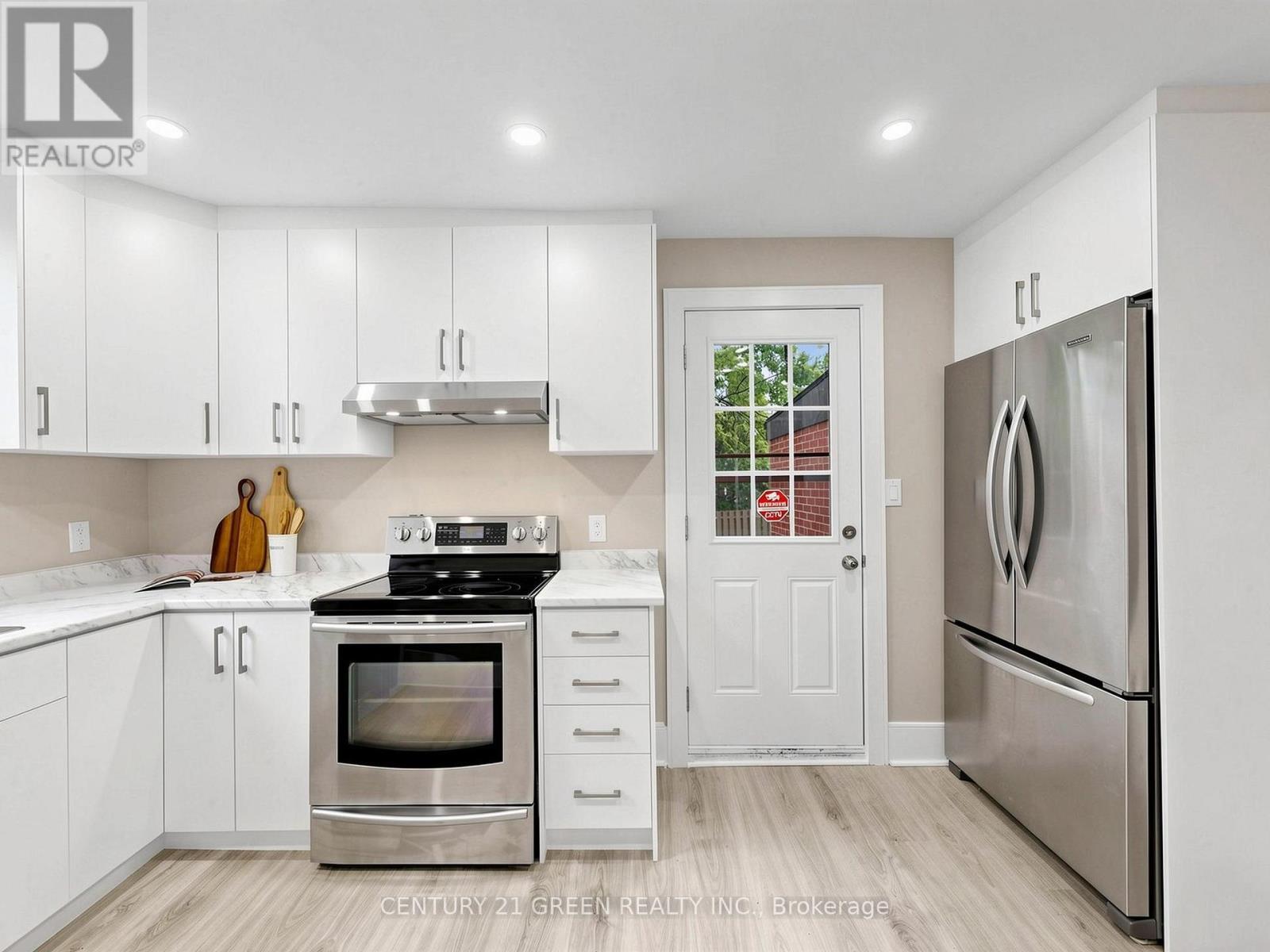 87 Fennell Avenue W, Hamilton, ON