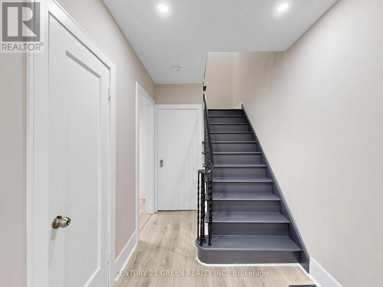 87 Fennell Avenue W, Hamilton, ON