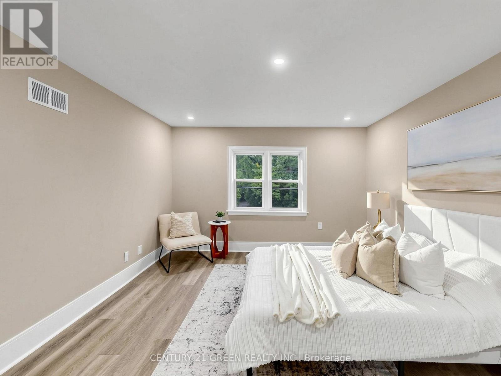 87 Fennell Avenue W, Hamilton, ON